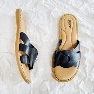 Born Isabella Flat Sandals Size 8 New